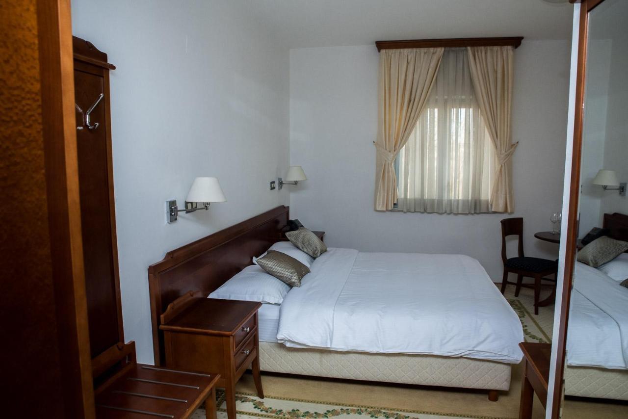 Hotel Hum Любушки Екстер'єр фото