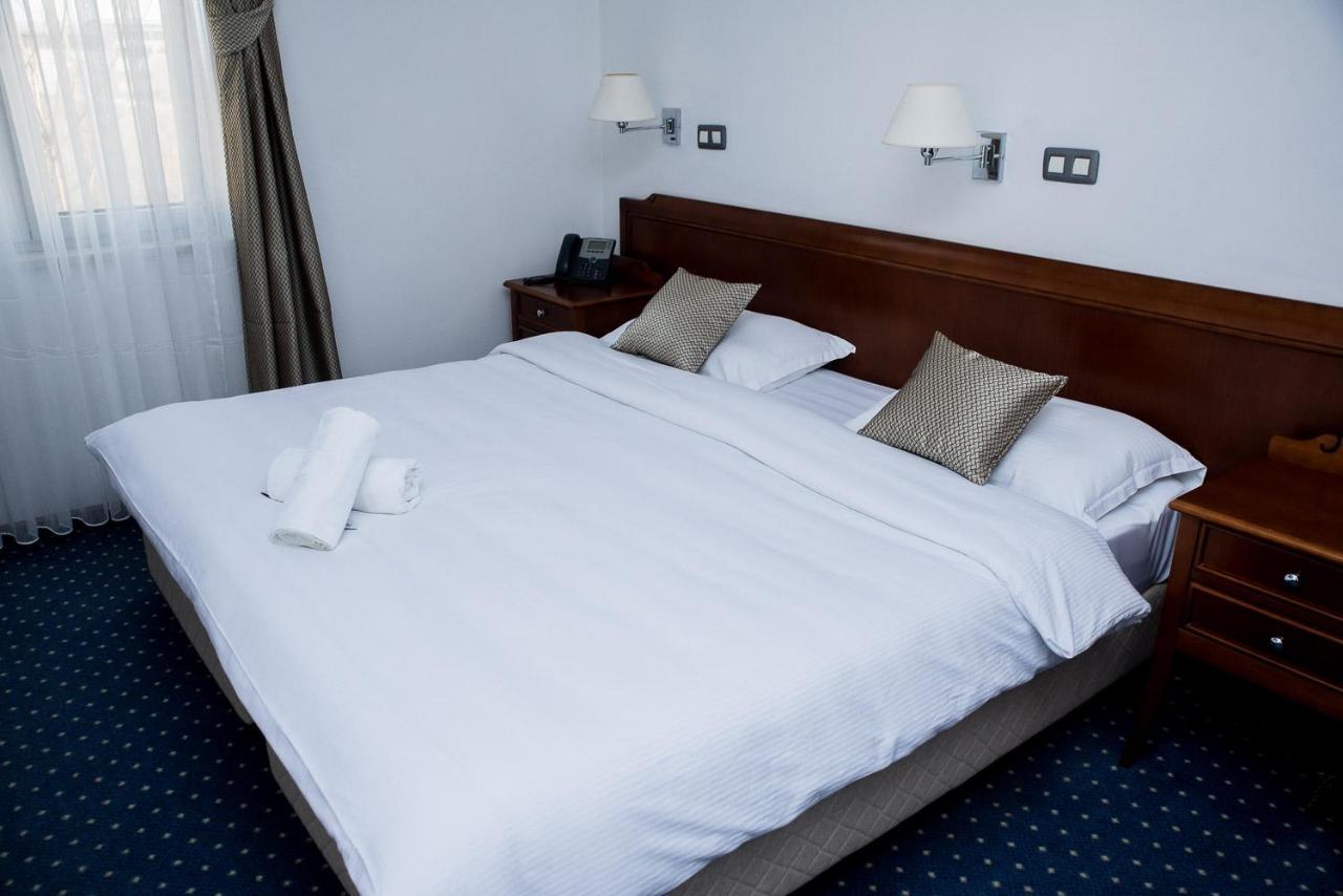 Hotel Hum Любушки Екстер'єр фото