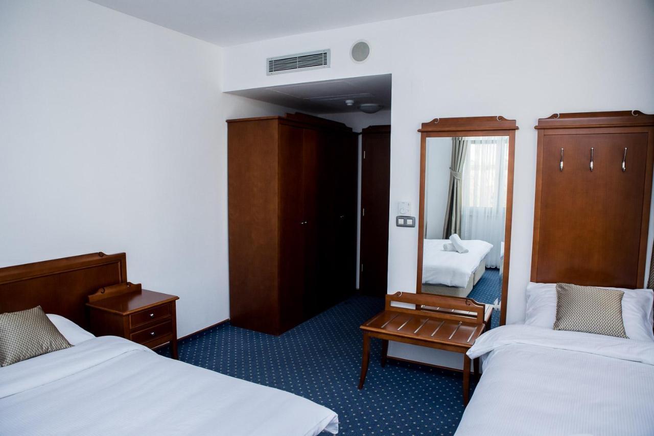 Hotel Hum Любушки Екстер'єр фото