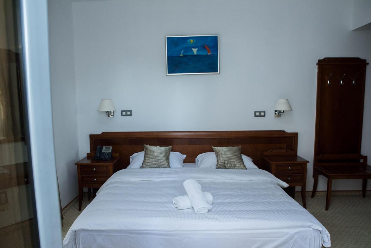 Hotel Hum Любушки Екстер'єр фото