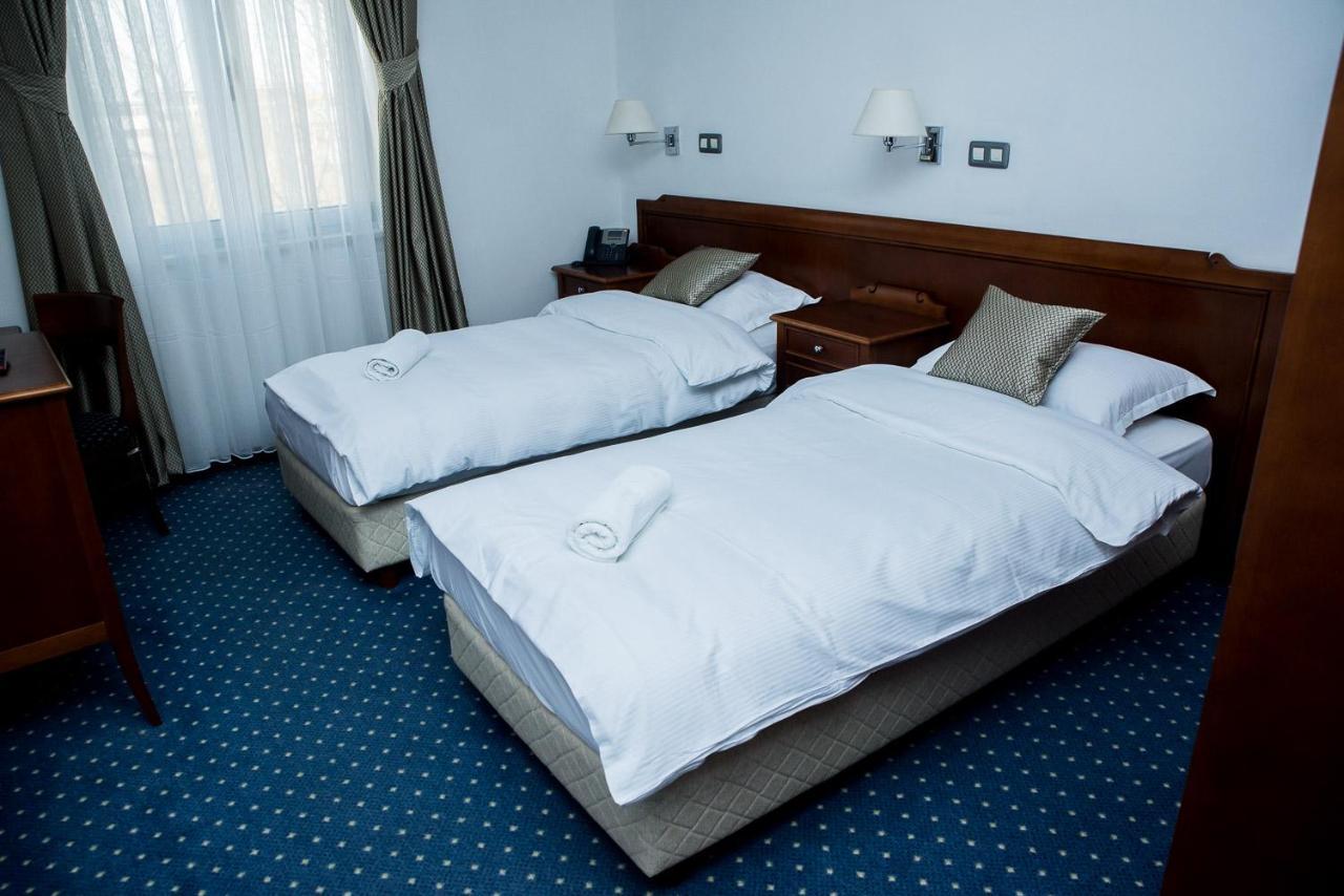 Hotel Hum Любушки Екстер'єр фото