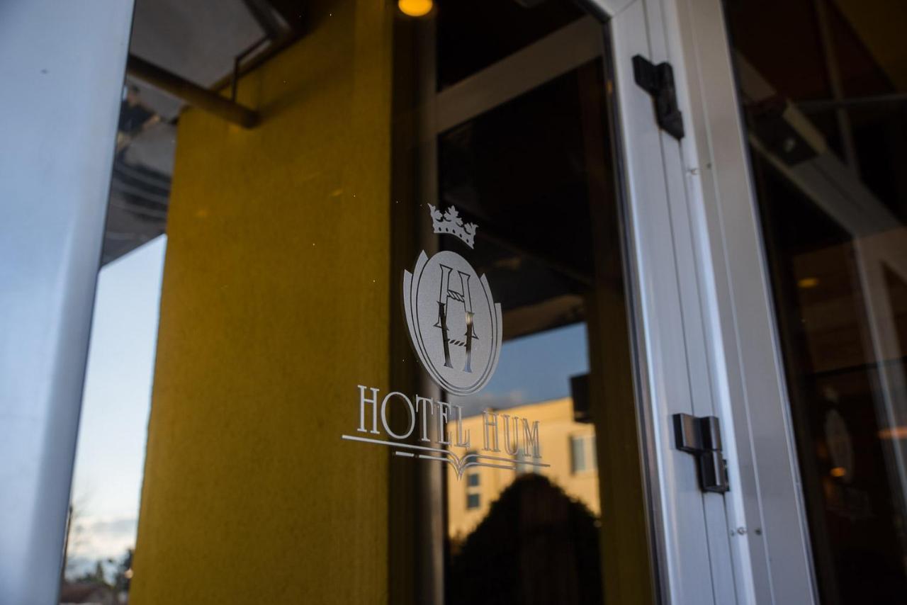 Hotel Hum Любушки Екстер'єр фото