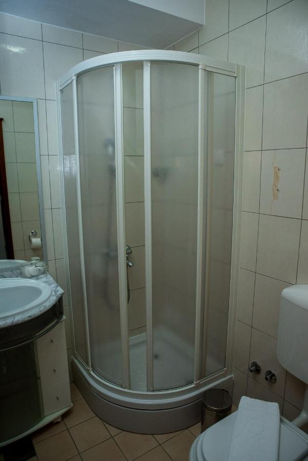 Hotel Hum Любушки Екстер'єр фото