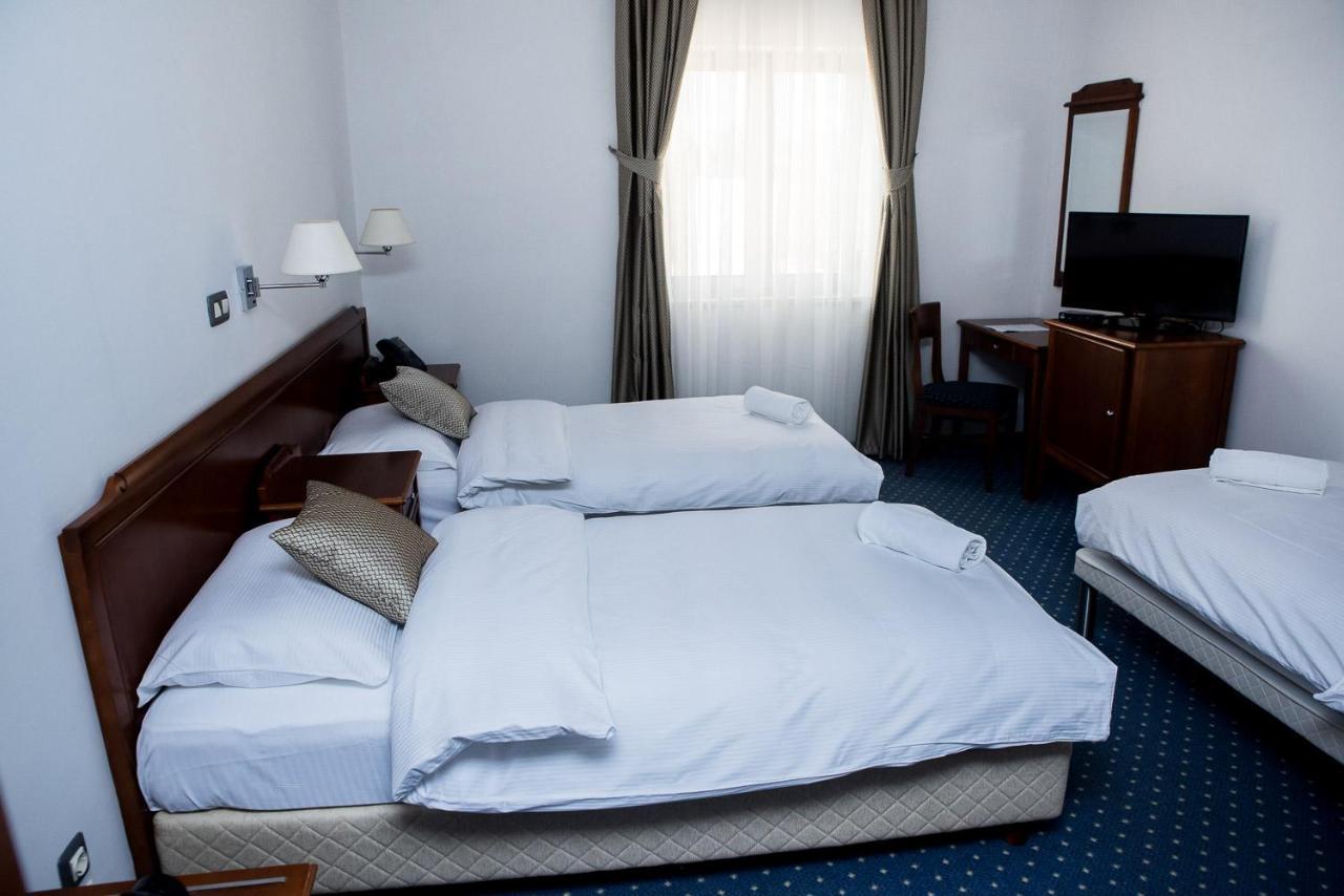 Hotel Hum Любушки Екстер'єр фото