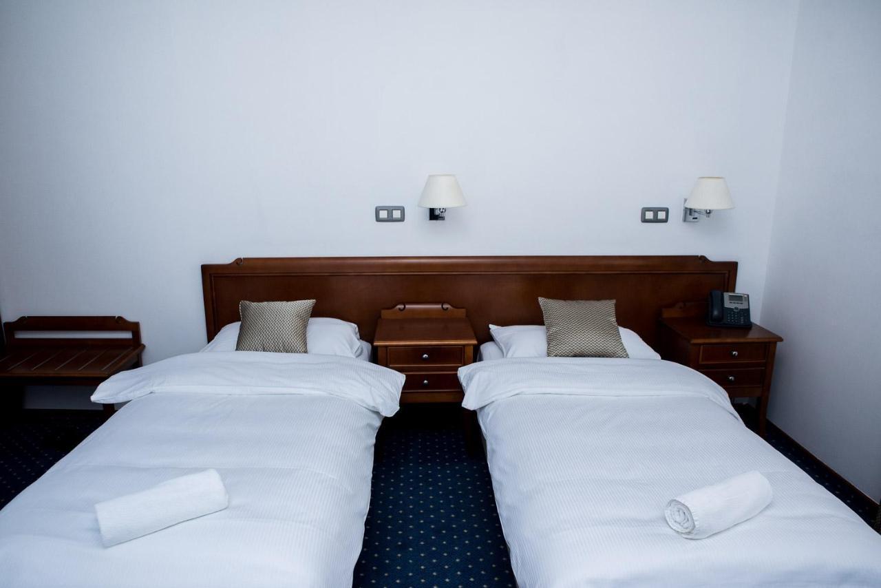 Hotel Hum Любушки Екстер'єр фото