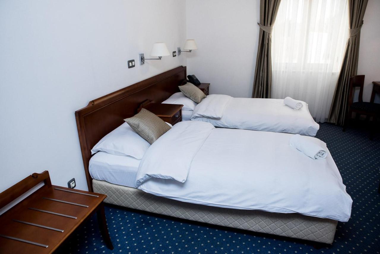 Hotel Hum Любушки Екстер'єр фото