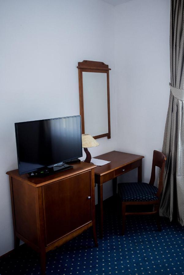 Hotel Hum Любушки Екстер'єр фото
