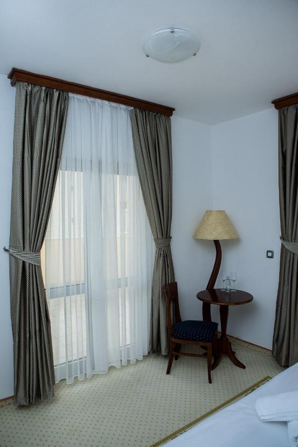Hotel Hum Любушки Екстер'єр фото