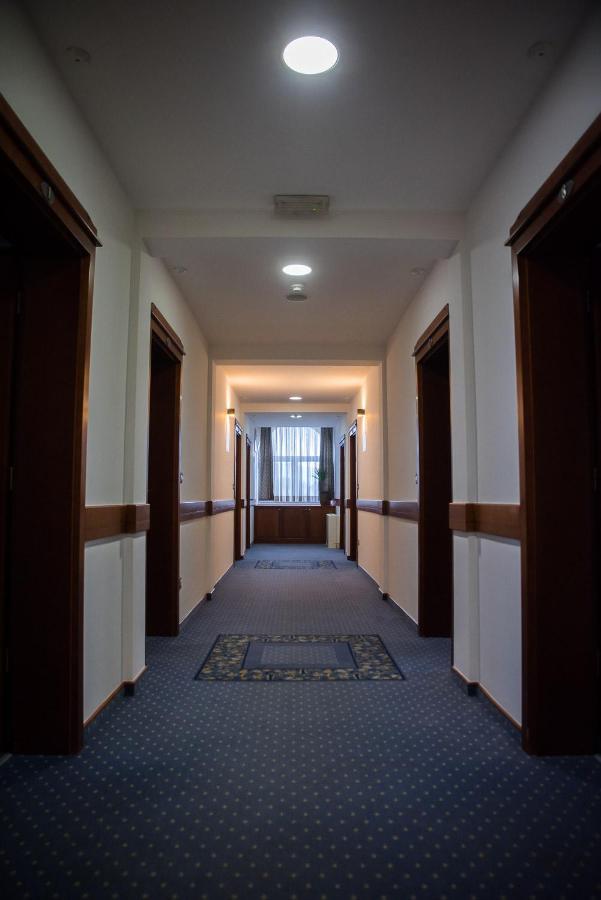 Hotel Hum Любушки Екстер'єр фото