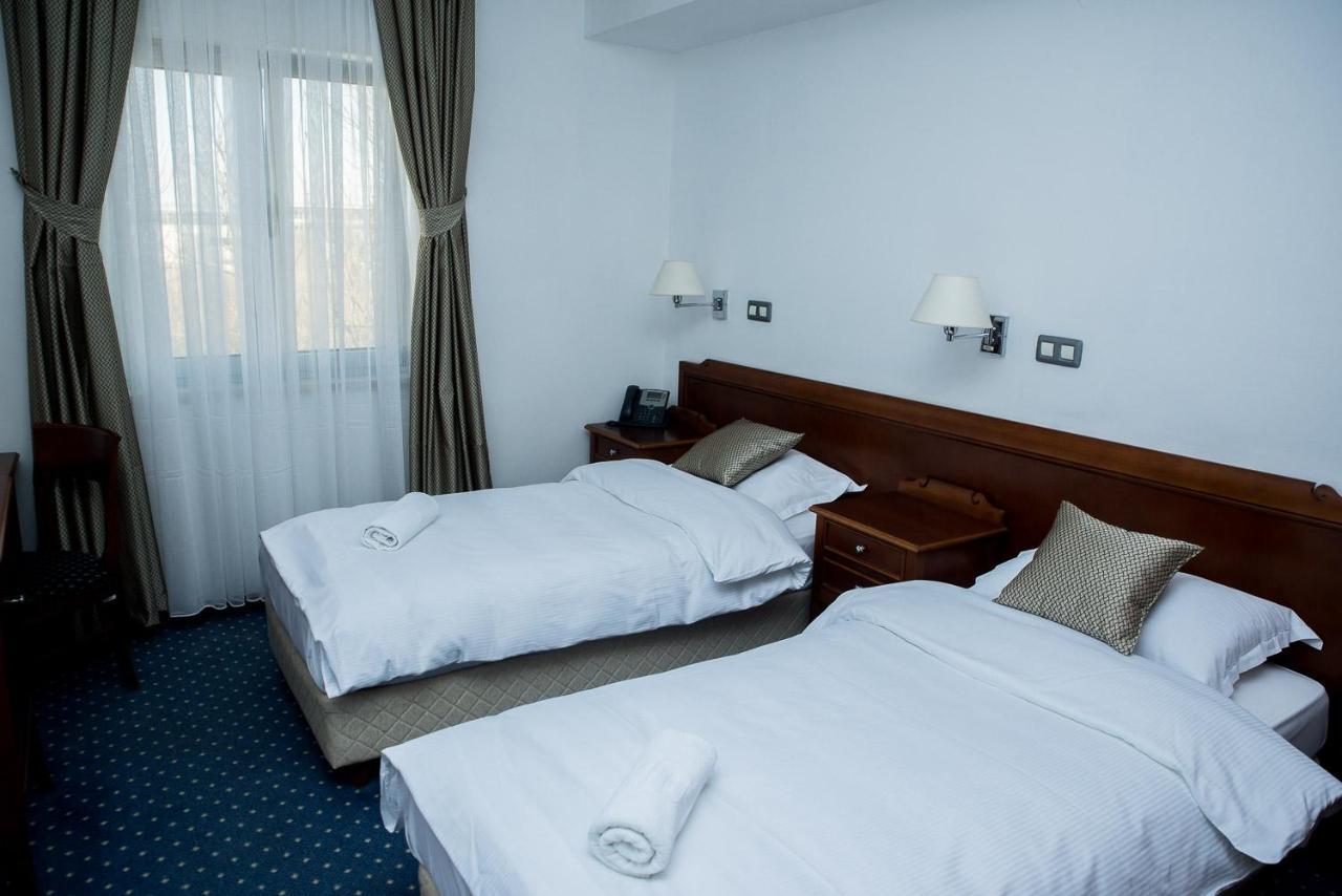 Hotel Hum Любушки Екстер'єр фото