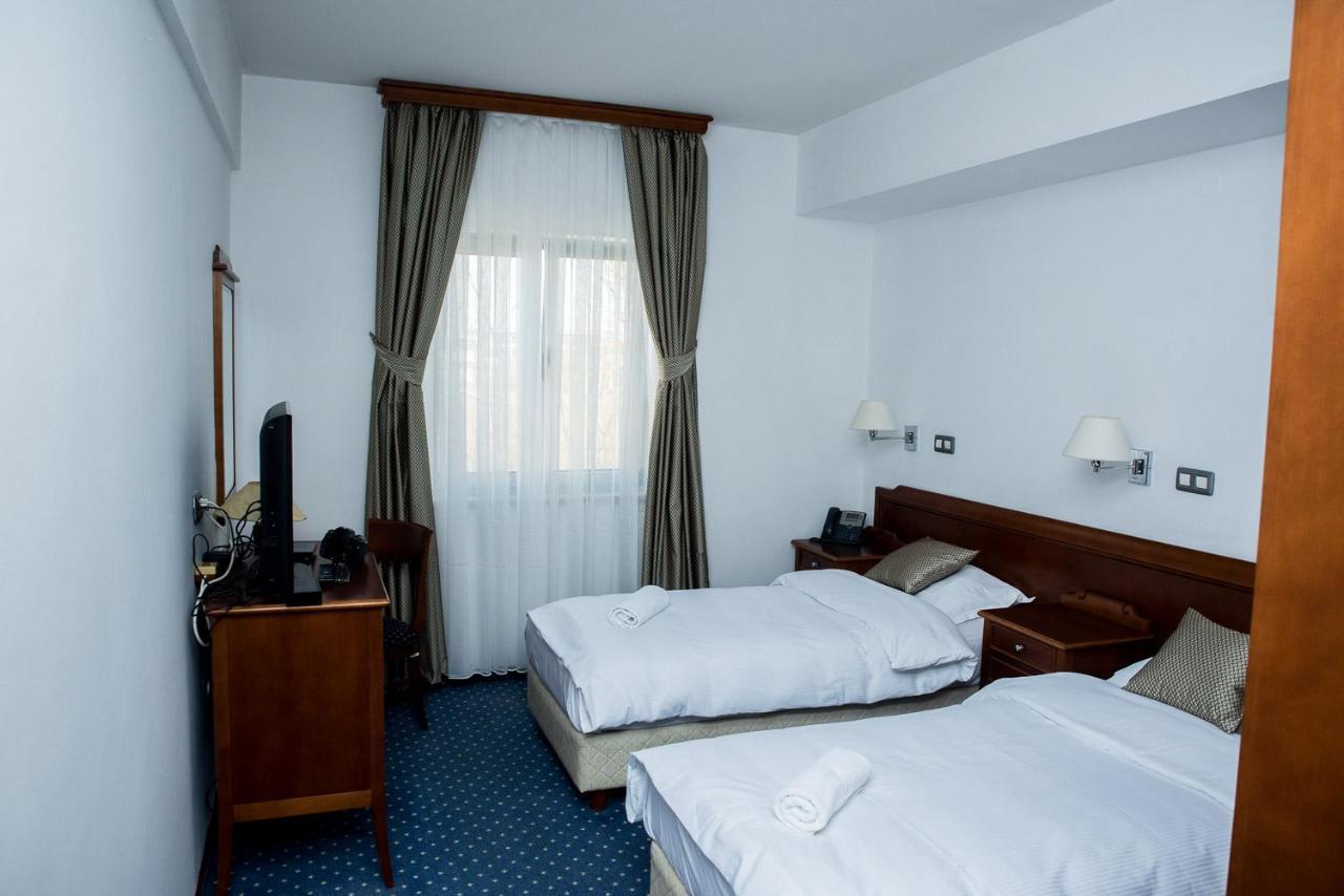Hotel Hum Любушки Екстер'єр фото