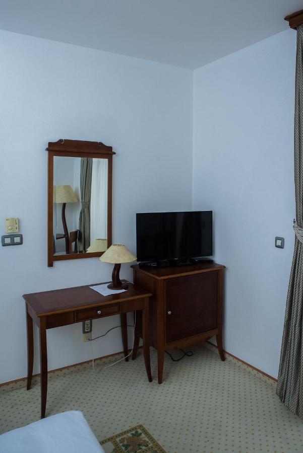 Hotel Hum Любушки Екстер'єр фото