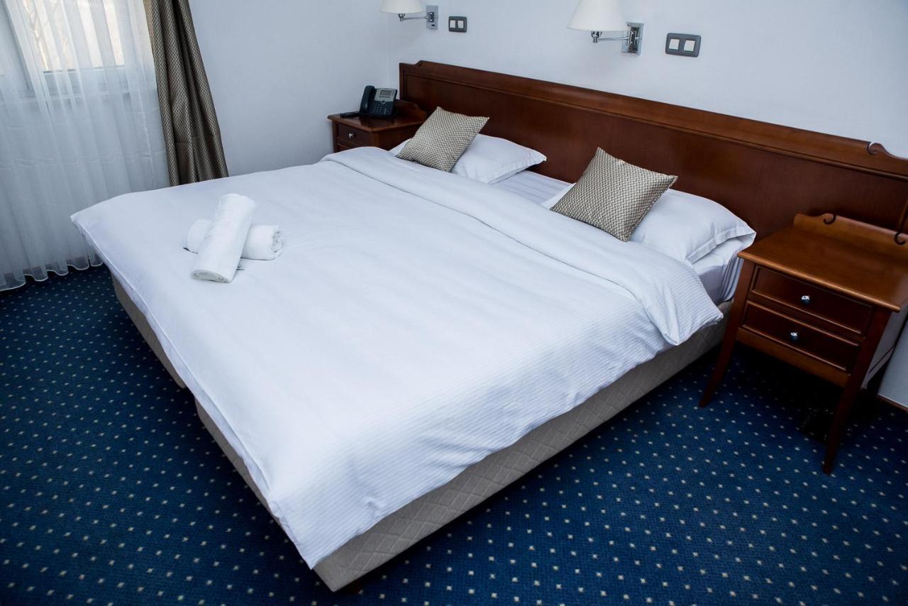 Hotel Hum Любушки Екстер'єр фото