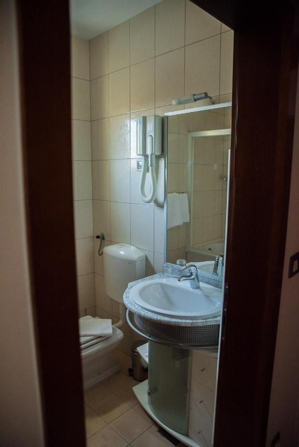 Hotel Hum Любушки Екстер'єр фото