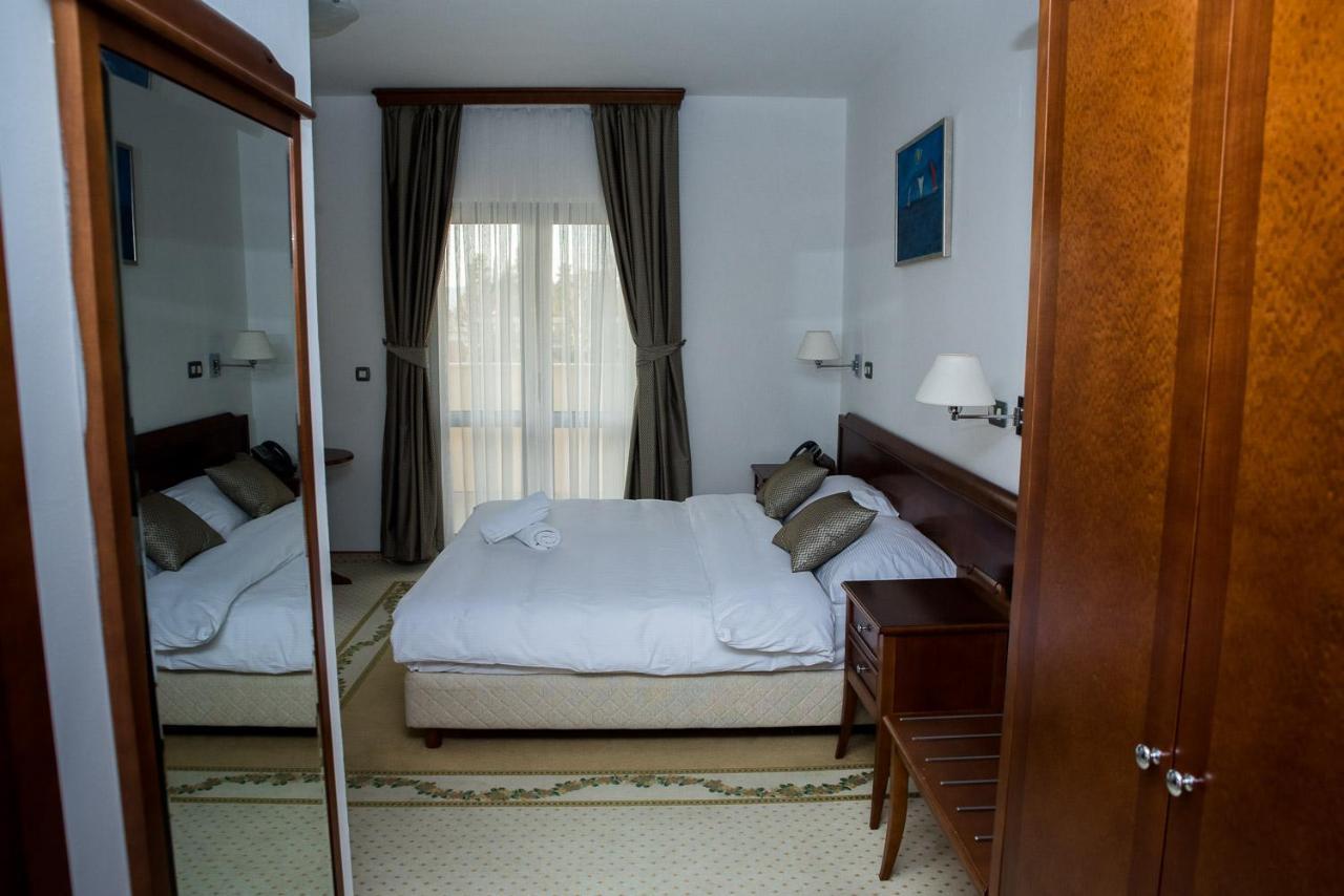 Hotel Hum Любушки Екстер'єр фото
